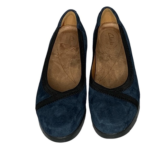 Clarks Artisan blue‎ suede flat with 1 1/4” wedge sole. Size 8.5 runs long. - Picture 4 of 10